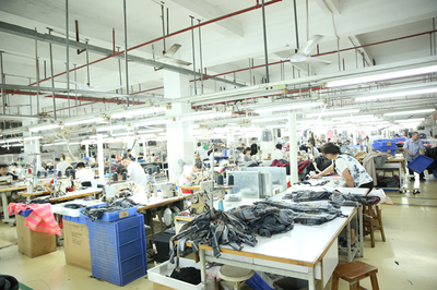 雨果揭秘⑩ 高級定制女裝的精密流程化——探訪深圳南油產(chǎn)業(yè)帶服裝巨頭與演出經(jīng)紀(jì)